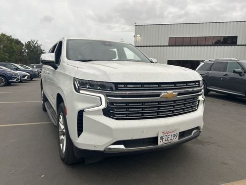 Used 2023 Chevrolet Suburban Premier image 1