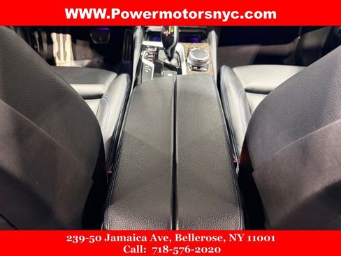 Used 2020 BMW 530e w/ M Sport Package image 40