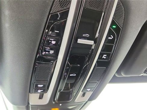 Used 2021 Porsche Cayenne Base image 53