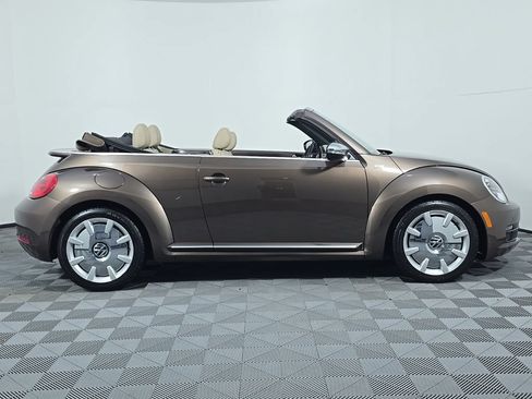 Used 2013 Volkswagen Beetle 2.5 70's Edition FWD image 8