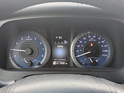 Used 2016 Toyota Sienna XLE image 10