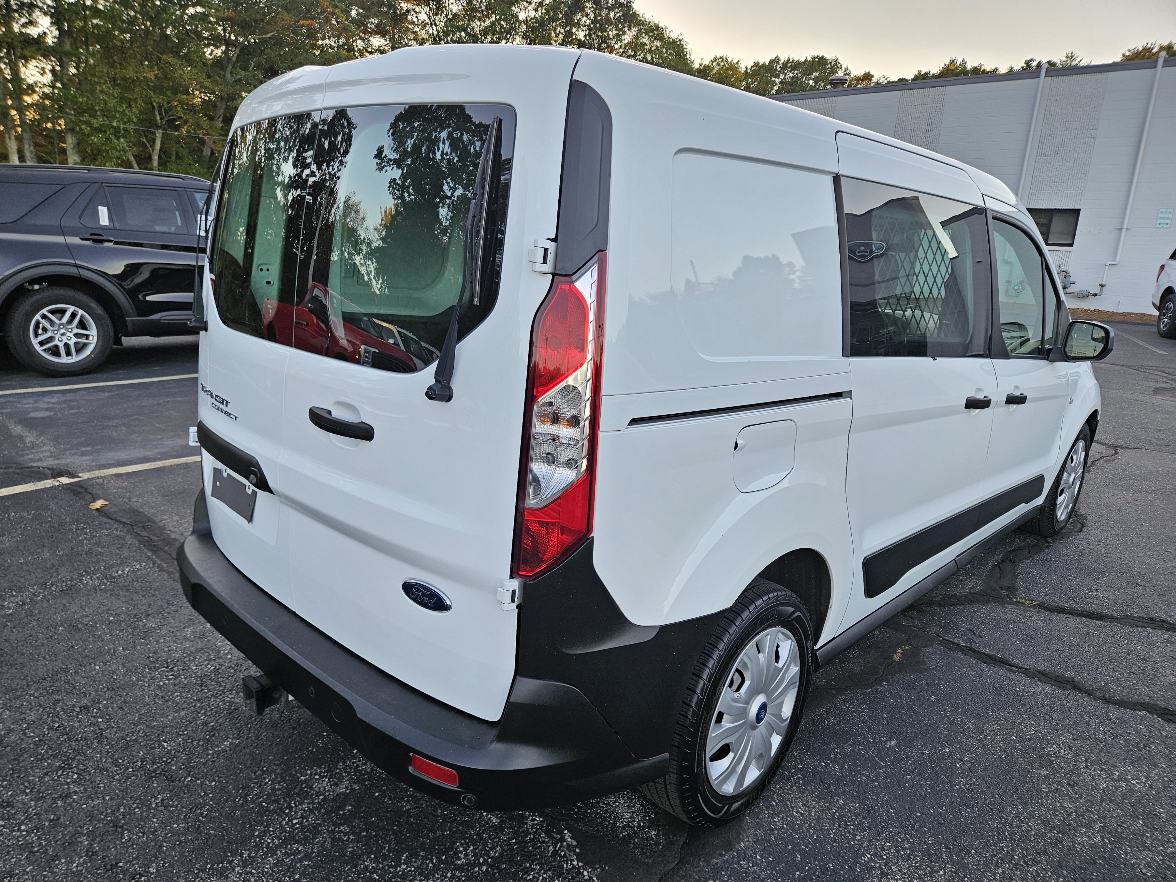 Used 2023 Ford Transit Connect XL w/ Trailer Tow Package FWD image 5
