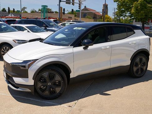 New 2026 Volvo EX30 Cross Country Ultra w/ Protection Package AWD/4WD image 3