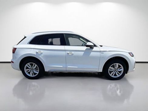 Used 2023 Audi Q5 2.0T Premium w/ Convenience Package AWD/4WD image 2