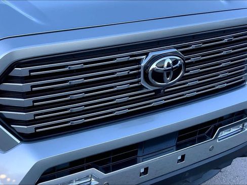 Used 2025 Toyota Tacoma Limited image 29