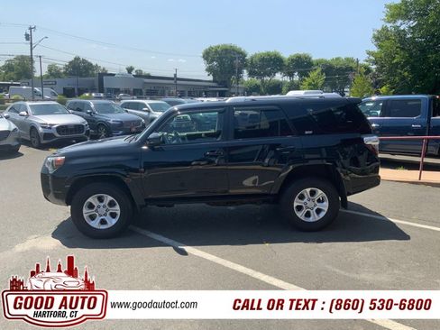 Used 2015 Toyota 4Runner SR5 AWD/4WD image 5