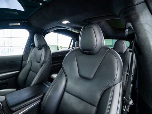 Used 2024 Tesla Model X image 39