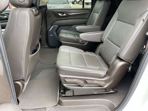 Used 2024 GMC Yukon XL Denali w/ Denali Reserve Package image 14