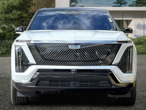 New 2026 Cadillac Vistiq Luxury w/ LPO, Floor Liner Package image 9