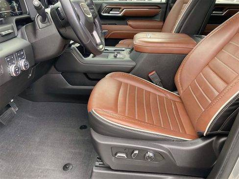 Used 2024 GMC Sierra 2500 Denali Ultimate image 16