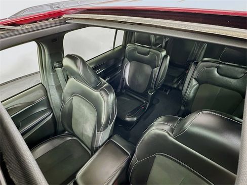 Used 2023 Jeep Grand Cherokee L Laredo image 8