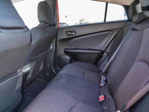 Used 2022 Toyota Prius LE image 19