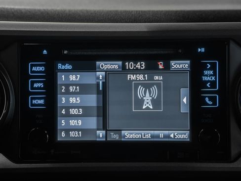 Used 2019 Toyota Tacoma TRD Sport AWD/4WD image 23