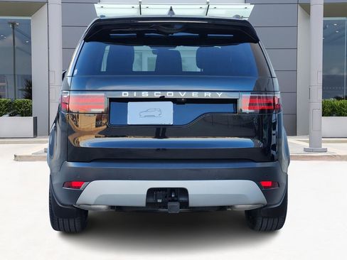 Certified 2025 Land Rover Discovery S image 6