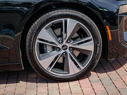 Used 2025 Audi A6 e-tron Premium Plus w/ Premium Plus image 11