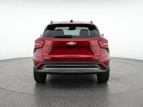 Used 2025 Chevrolet Trax LT FWD image 7