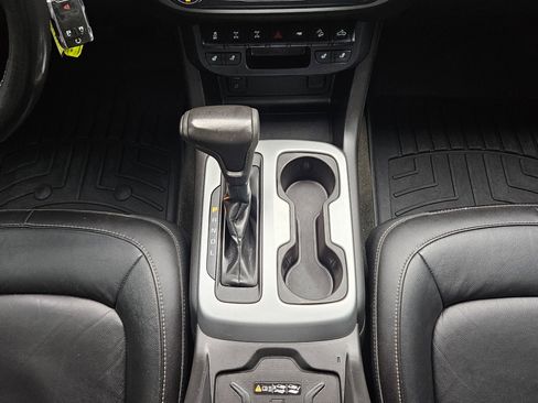 Used 2018 Chevrolet Colorado ZR2 image 12