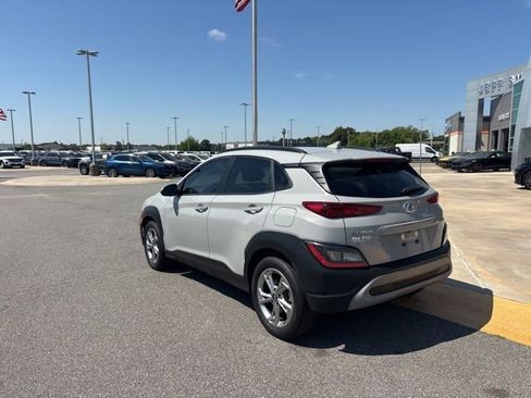 Used 2023 Hyundai Kona SEL AWD/4WD image 3
