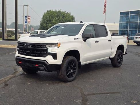 New 2026 Chevrolet Silverado 1500 LT Trail Boss w/ LPO, Dark Essentials Package AWD/4WD image 2