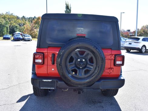 Used 2020 Jeep Wrangler Sport image 8