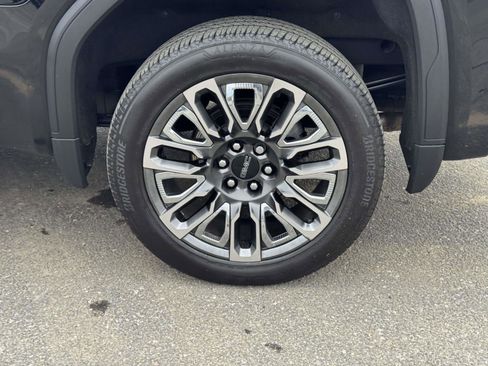 Used 2023 GMC Sierra 1500 Denali Ultimate image 10