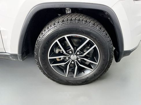 Used 2018 Jeep Grand Cherokee Trailhawk w/ Trailhawk Luxury Group AWD/4WD image 32