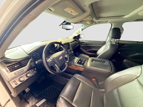 Used 2019 Chevrolet Suburban Premier AWD/4WD image 21