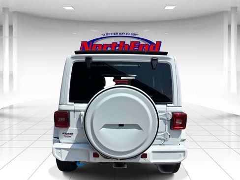 Used 2023 Jeep Wrangler Unlimited Sahara AWD/4WD image 4