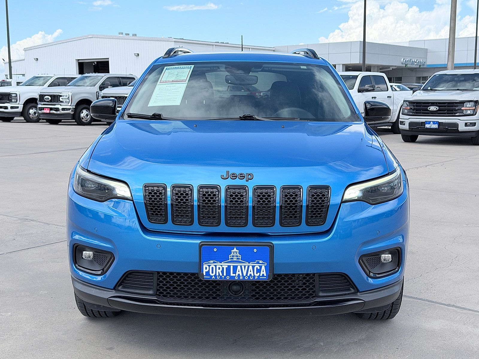 Used 2023 Jeep Cherokee Altitude Lux AWD/4WD image 2