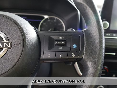 Used 2023 Nissan Rogue SV AWD/4WD image 3