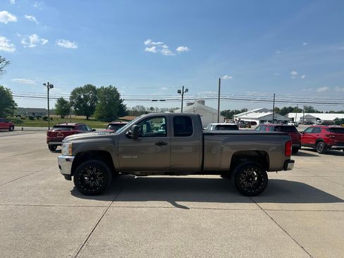 Used 2013 Chevrolet Silverado 2500 LT w/ Interior Plus Package AWD/4WD image 4