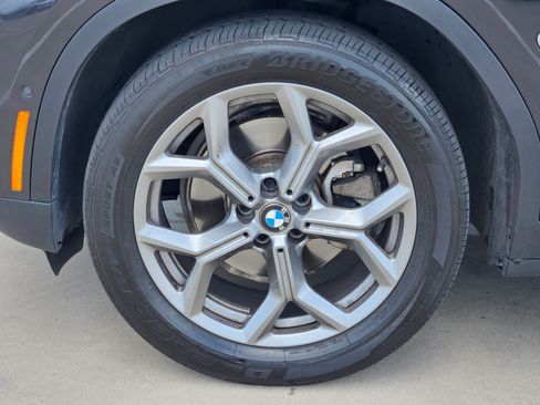 Used 2024 BMW X4 xDrive30i w/ Parking Assistance Package AWD/4WD image 14