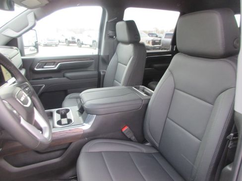 New 2026 GMC Sierra 2500 SLT w/ SLT Premium Package image 11