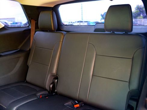 Used 2021 Chevrolet Traverse Premier w/ Redline Edition FWD image 29
