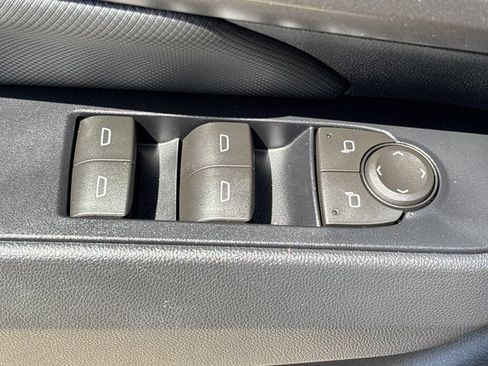 Used 2026 Chevrolet Equinox EV LT FWD image 19