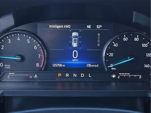 Used 2022 Ford Explorer XLT w/ Equipment Group 202A image 14