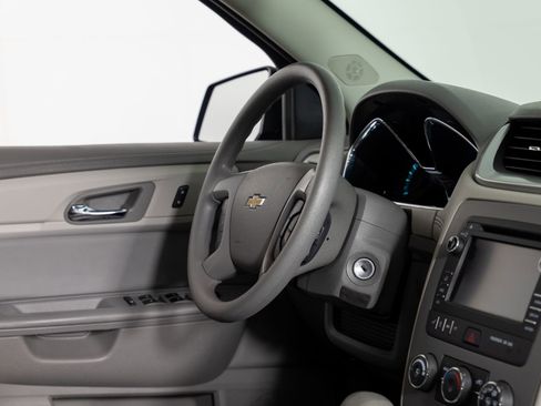 Used 2017 Chevrolet Traverse LS AWD/4WD image 27