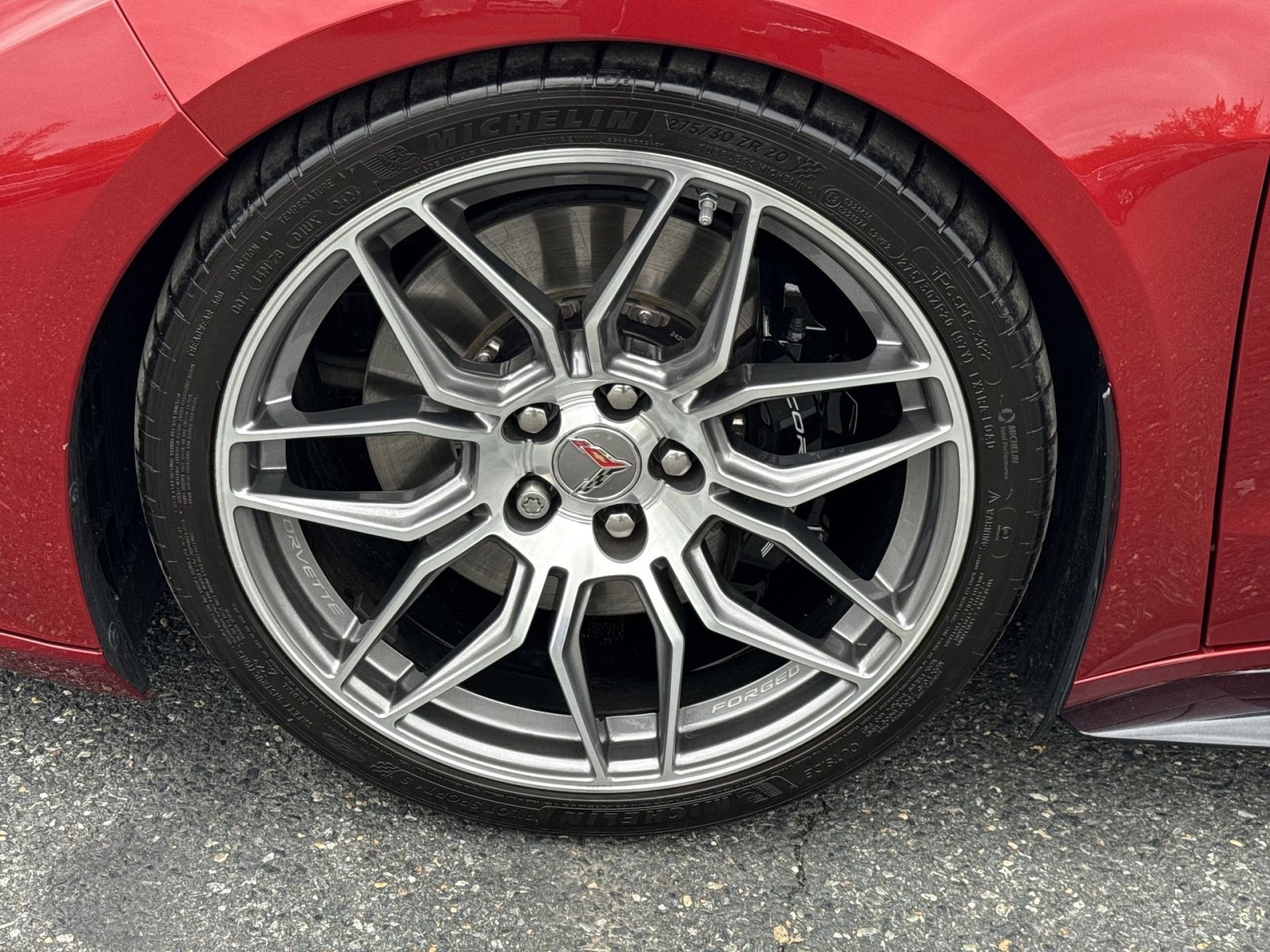 Used 2024 Chevrolet Corvette Z06 RWD image 13