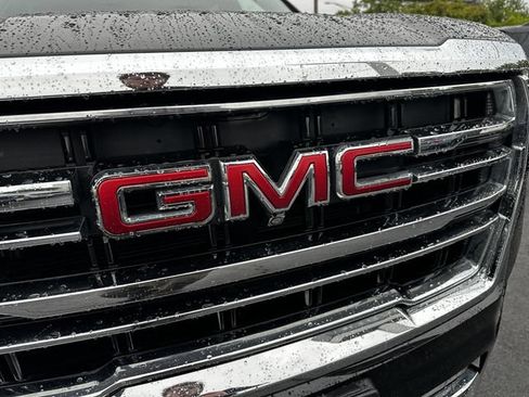 Used 2023 GMC Yukon SLT w/ SLT Premium Package AWD/4WD image 10