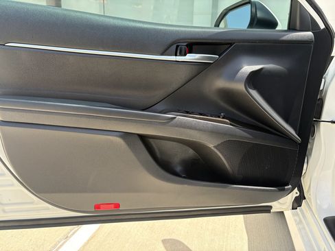 Used 2021 Toyota Camry LE FWD image 21