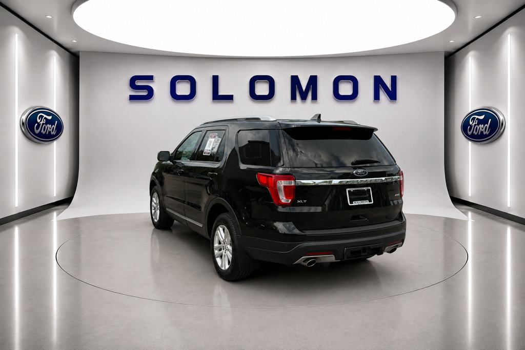 Used 2018 Ford Explorer XLT AWD/4WD image 4