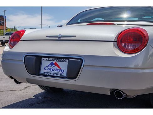 Used 2005 Ford Thunderbird 50th Anniversary RWD image 28
