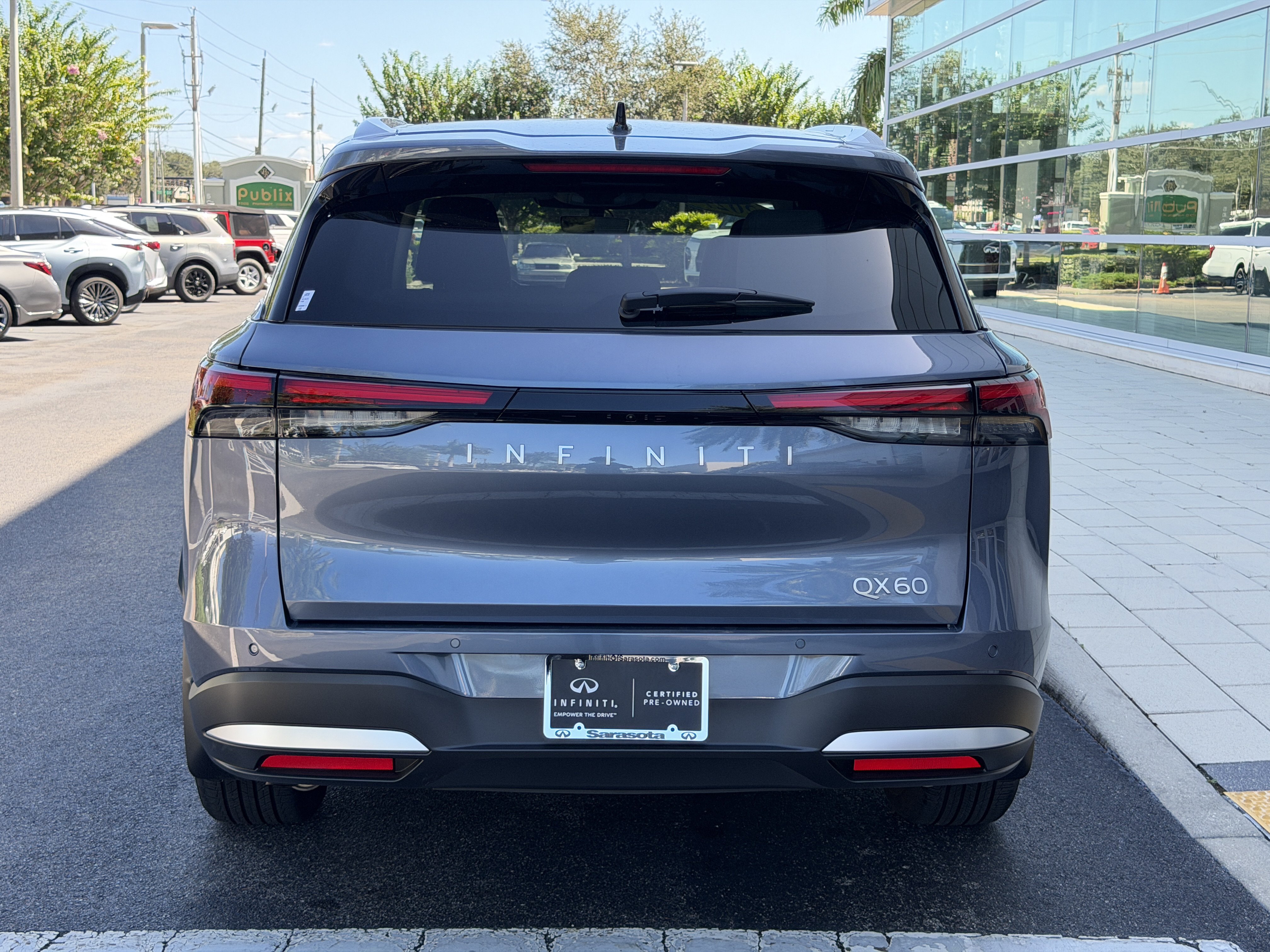 Certified 2027 INFINITI QX60 Luxe w/ Cargo Package FWD image 6