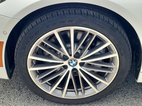 Used 2020 BMW 530i w/ Luxury Package RWD image 7
