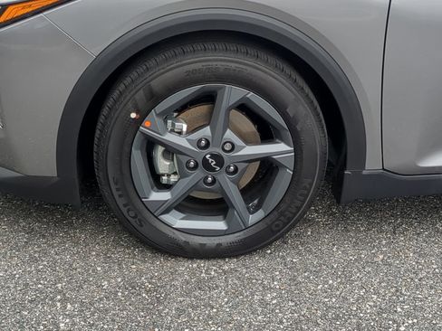 New 2025 Kia K4 LXS image 10