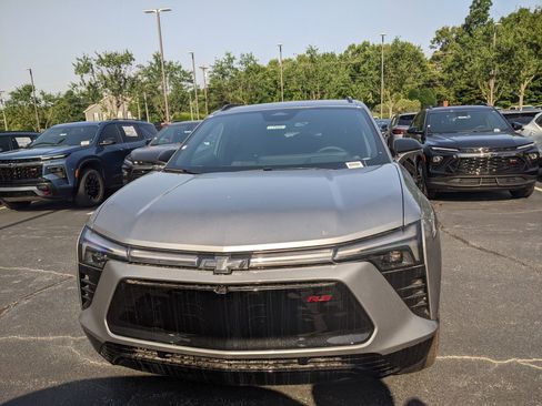 New 2025 Chevrolet Blazer EV RS image 2