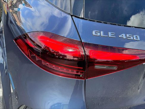 Used 2024 Mercedes-Benz GLE 450 4MATIC image 29