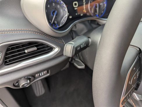 New 2026 Chrysler Pacifica Pinnacle image 21