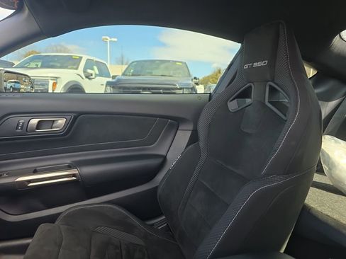 Used 2017 Ford Mustang Shelby GT350 w/ Electronics Package image 39