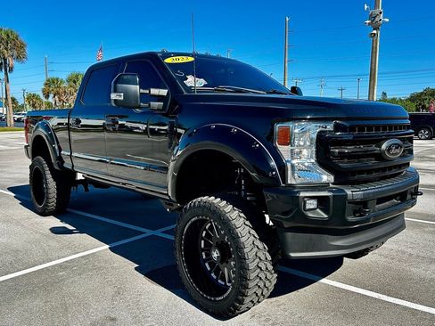 Used 2022 Ford F250 Lariat w/ Lariat Value Package image 5